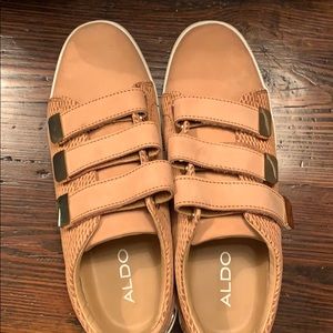 Aldo sneakers size 9 blush color